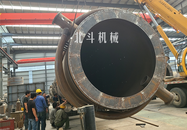 巩义市香蕉黄视频免费版机械活性炭活化炉装车发往新疆